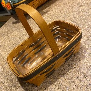 Longaberger Maple Handmade Basket with Stationary Handle 1997